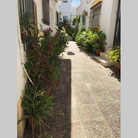 Apartamento con azotea privada para parejas y familias Conil De La Frontera Exterior foto